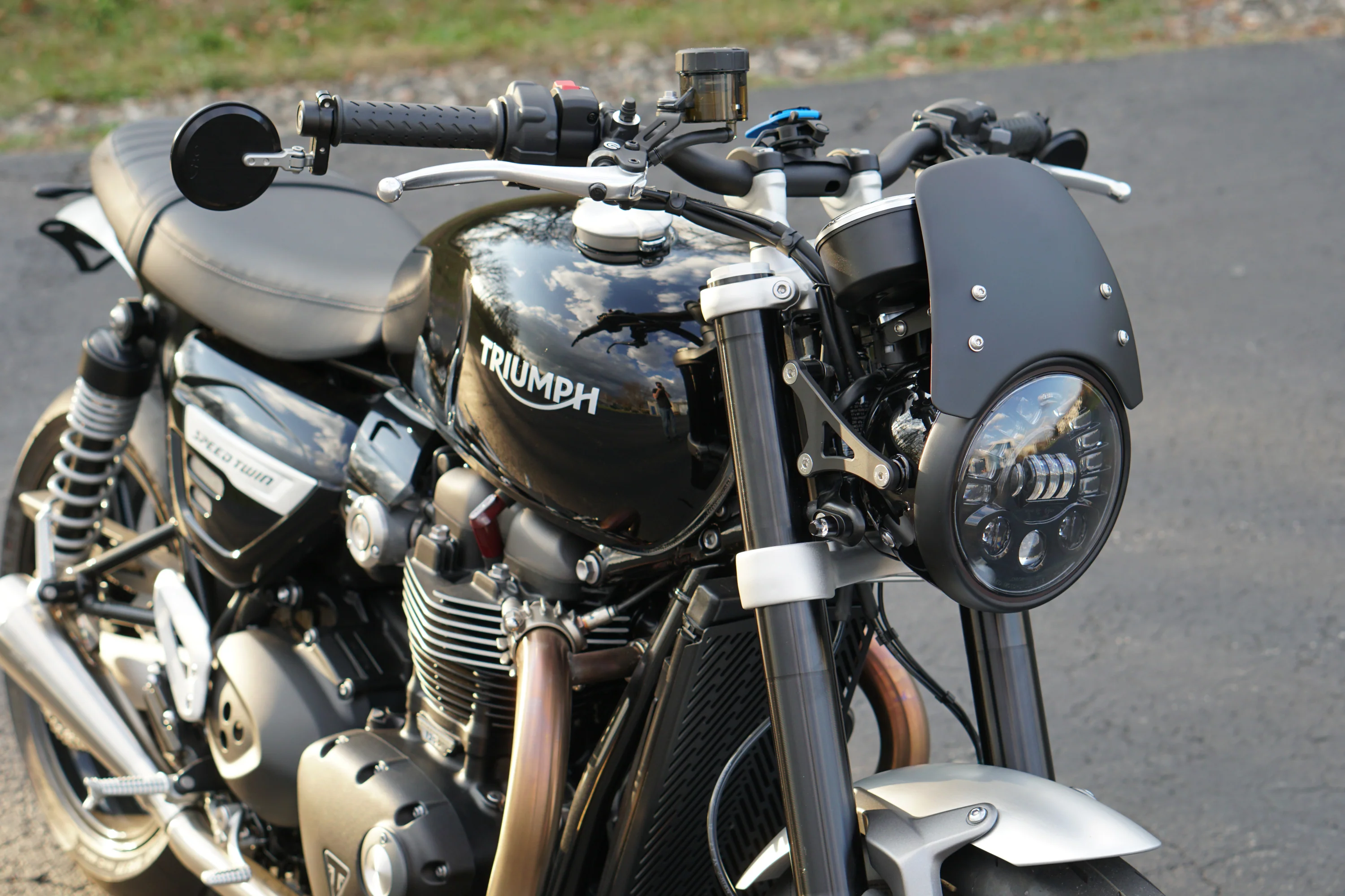 Triumph Modern Classic JW Speaker 7" - 8790 Adaptive 2 LED Headlight Kit - 2016+ Thruxton - Scrambler - Bonneville T100 - T120 - Speed Twin - Street Twin - Image 3