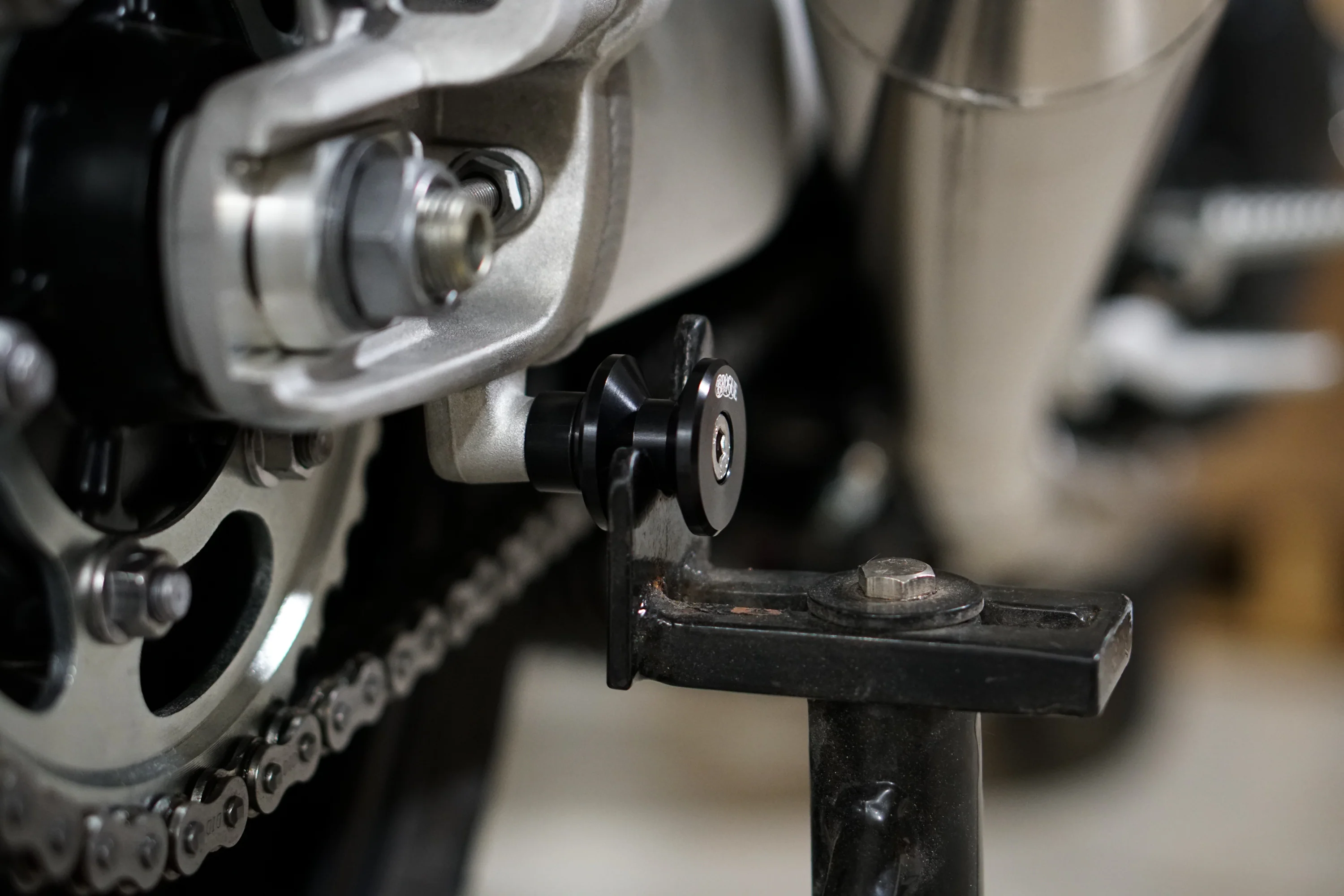 Swingarm Paddock Stand Bobbin Spools - M8 Thread - Brogue Moto - Universal - Image 3