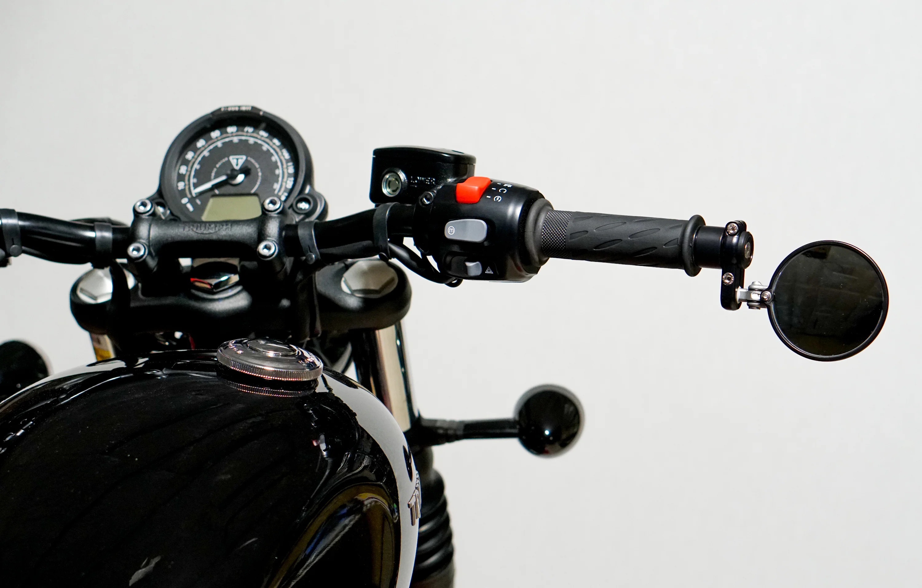 Triumph Bar End Finishers & Mirror Kits - 1” to 7/8" Adapter - Handlebar Triumph Models – Bobber, Speedmaster, T100 & T120 - Image 5