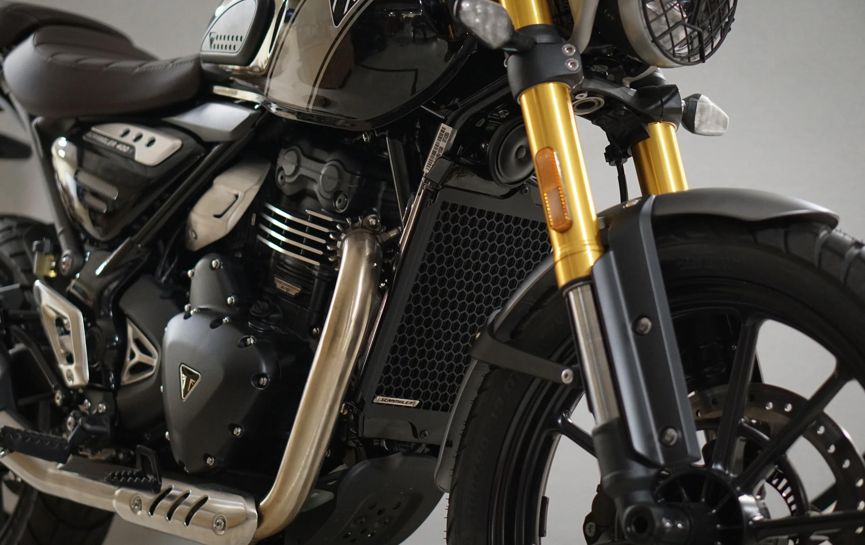 Triumph Scrambler 400 Radiator Guard - Image 6