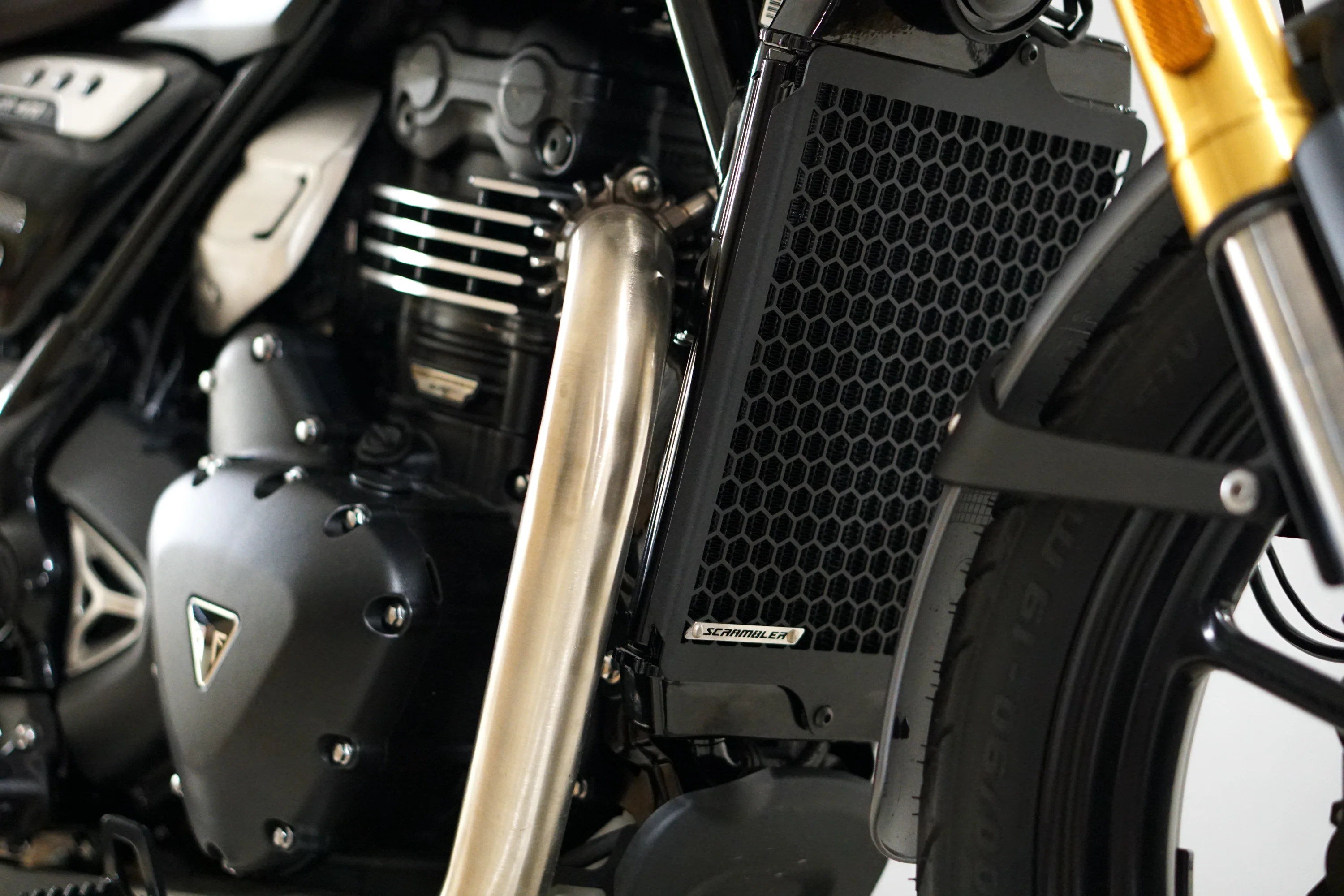 Triumph Scrambler 400 Radiator Guard - Image 8