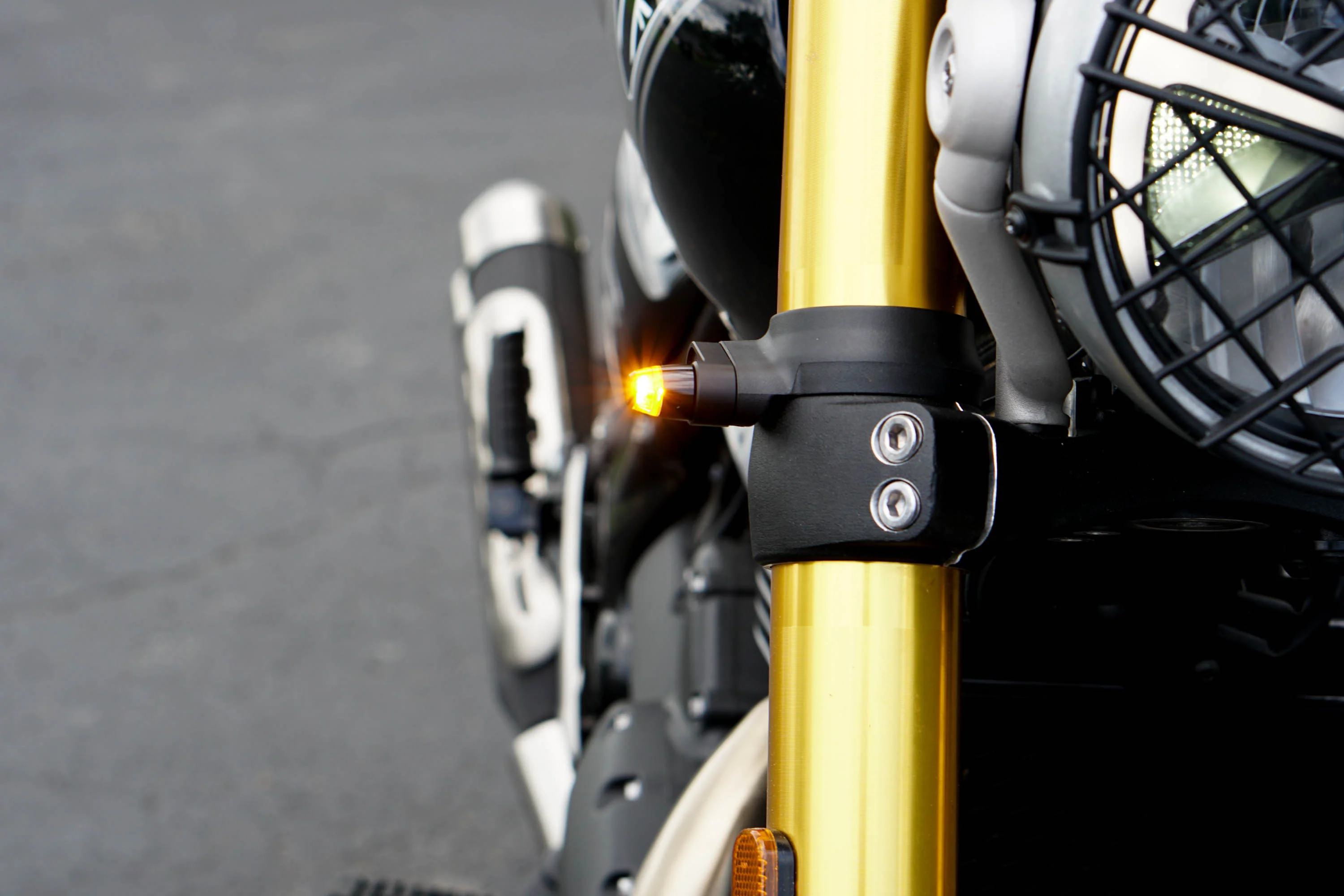 Triumph Speed 400 & Scrambler 400 Low Profile Plug & Play Front Turn Signal Kits - Image 16