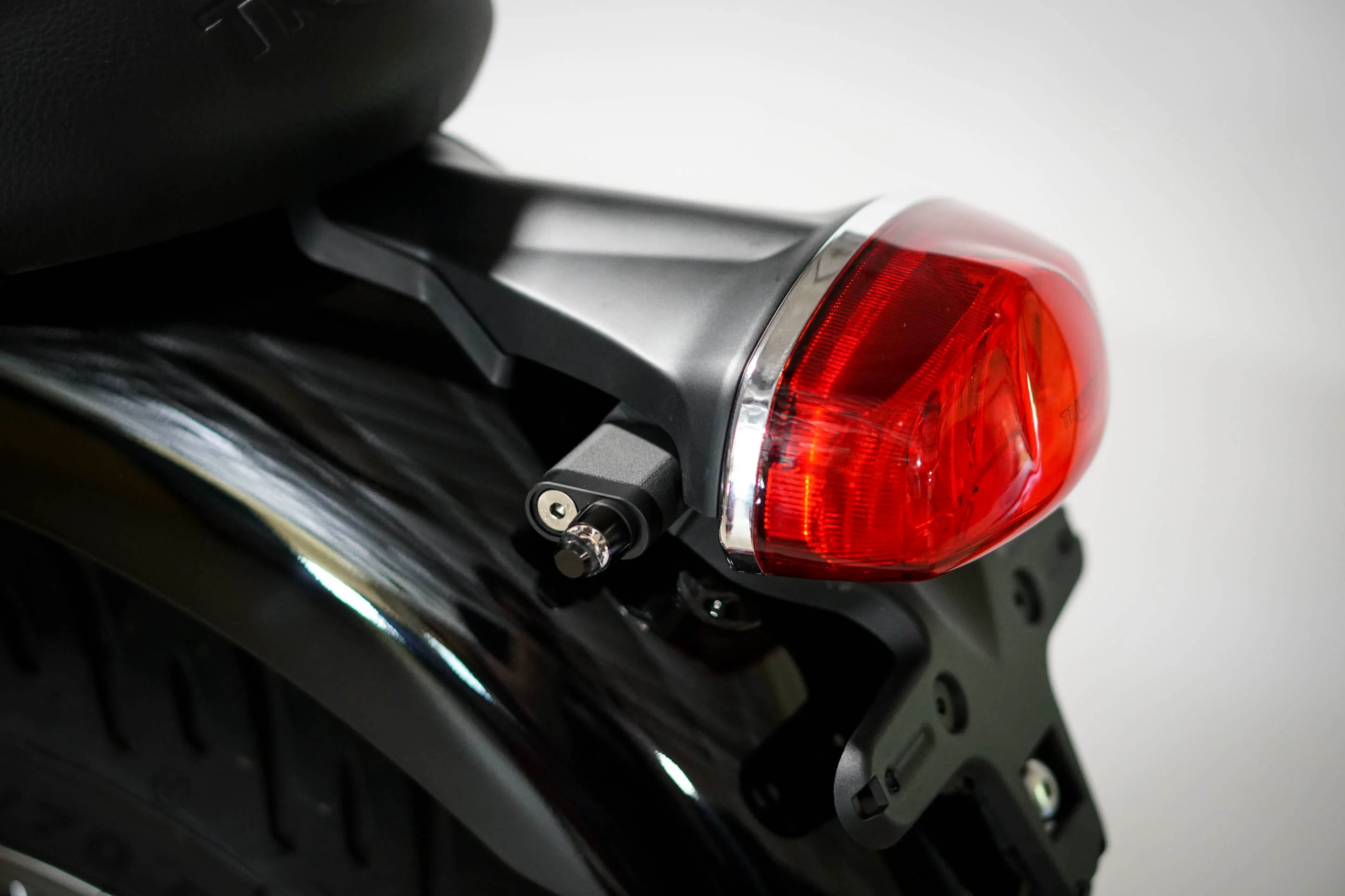 Triumph T100 & T120 Rear Plug & Play Turn Signal Kits – 2026+ - Brogue Moto - Image 6
