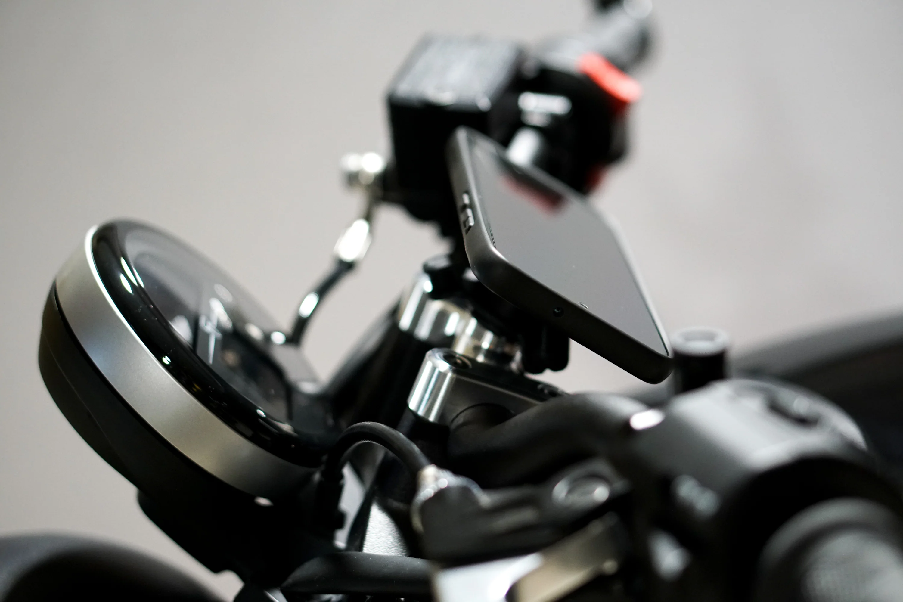 Triumph Trident 660 & 800 - Quad Lock Handlebar Top Clamp Mount - Image 8