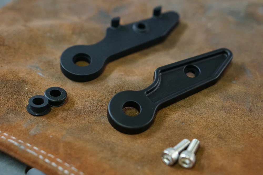 Suzuki TU250 Machined Turn Signal Brackets - Image 3