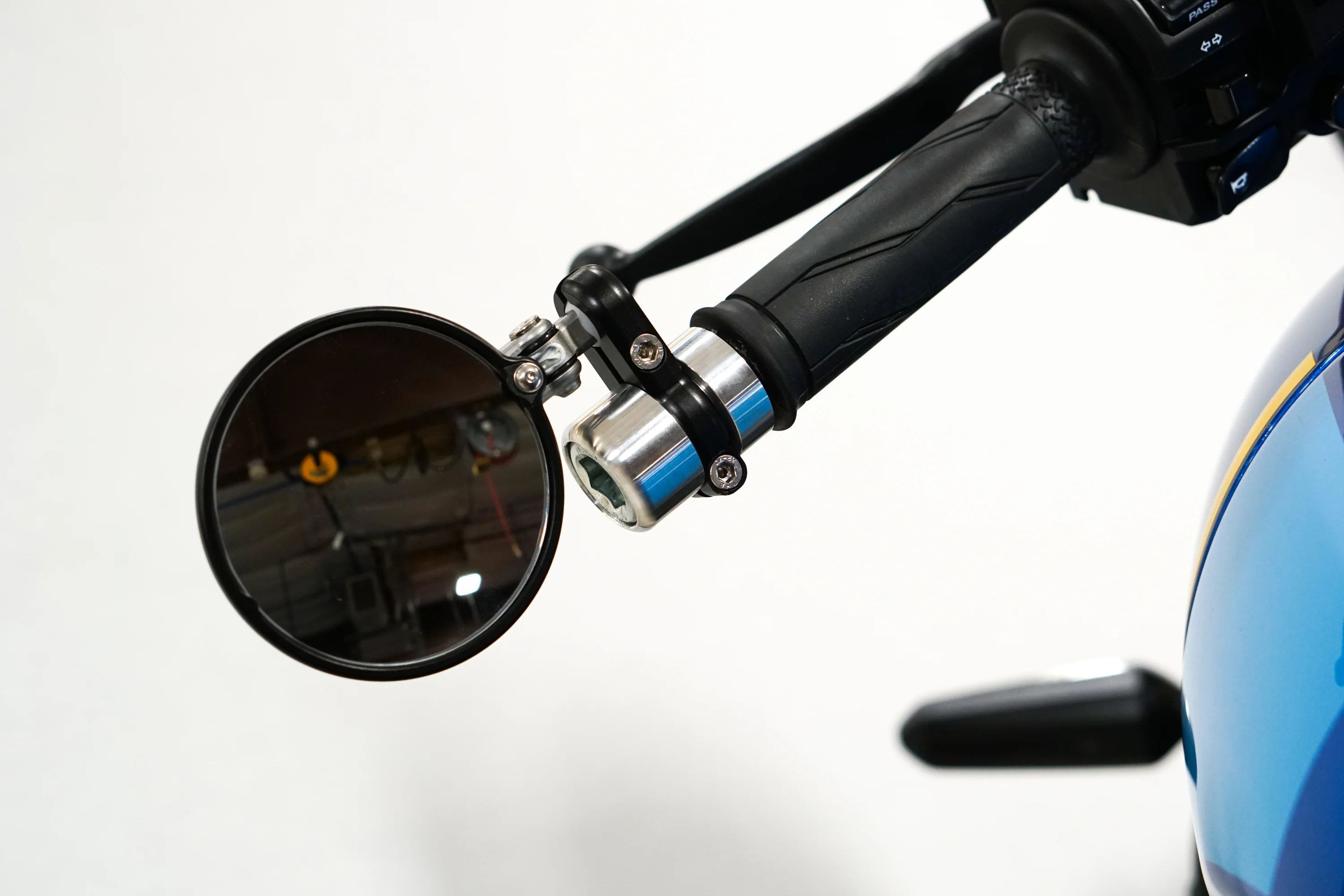 XSR900 Bar End Finishers & Mirror Kits - 2022-2026 - Image 4